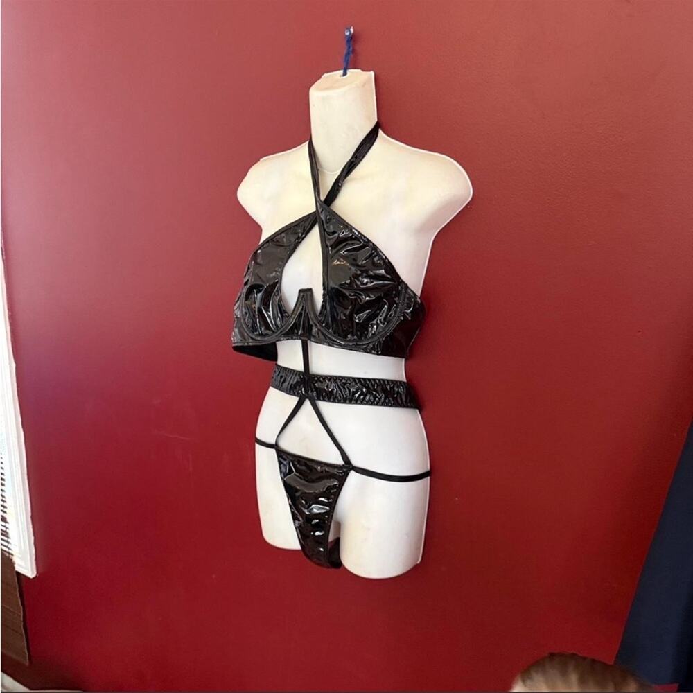 Dollskill bodysuit vinyl